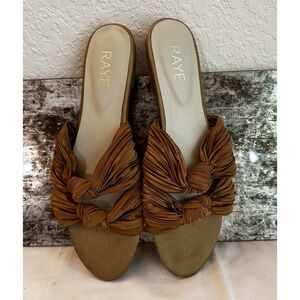 Raye New Sandles ‎ Gold Flats Sz9